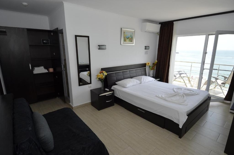 Hostel Adonis, cazare Costinesti